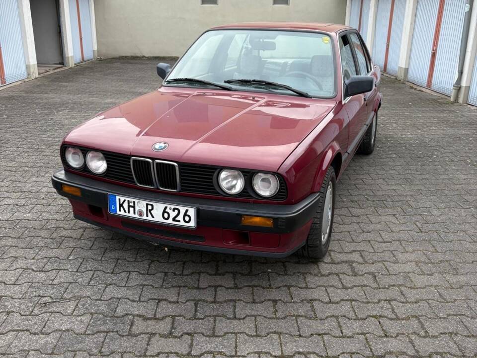 Bild 2/4 von BMW 320i (1987)