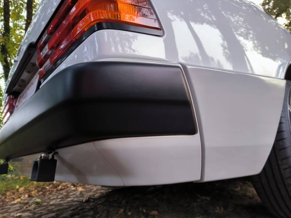 Image 57/78 de Mercedes-Benz 190 E 1.8 (1992)