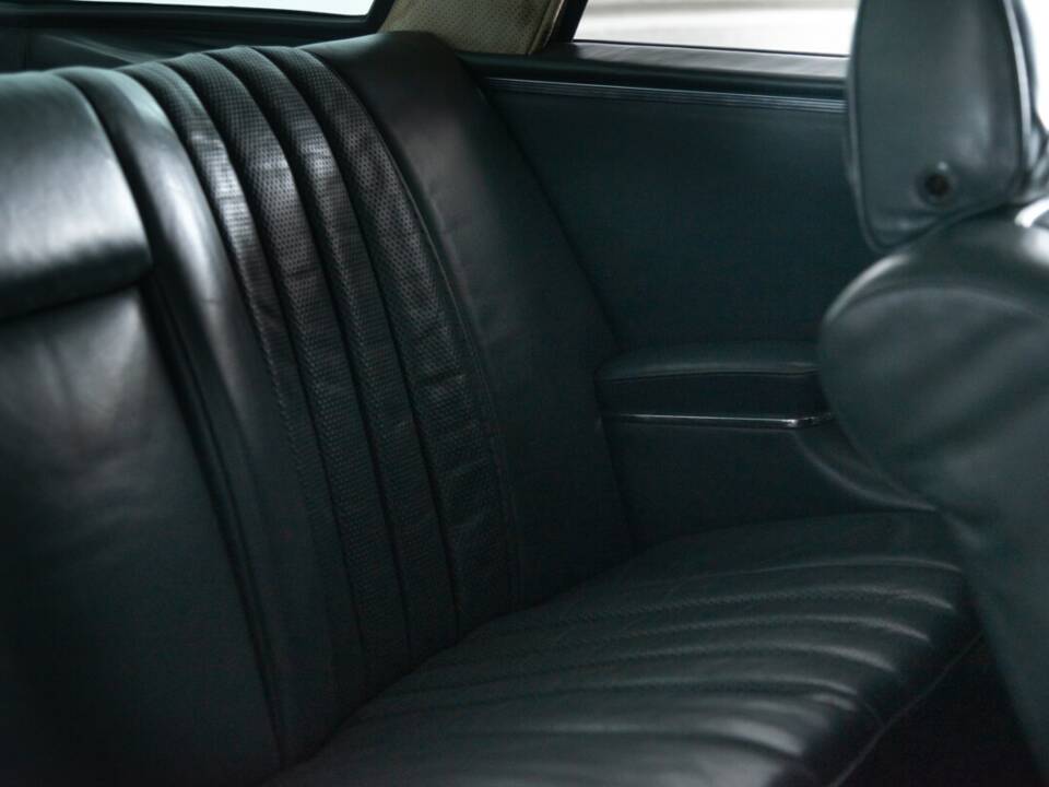 Image 31/38 of Mercedes-Benz 280 SE 3,5 (1970)