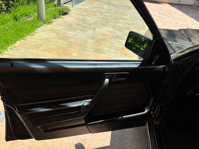 Bild 19/37 von Mercedes-Benz 190 E 2.0 (1991)
