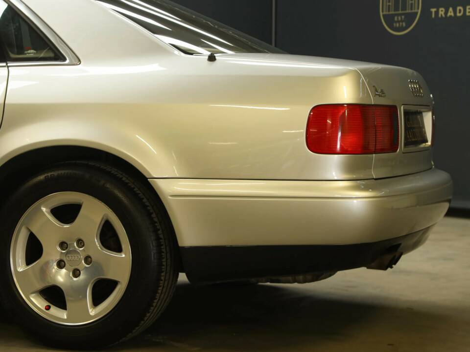 Immagine 16/50 di Audi A8 4.2 quattro (1995)