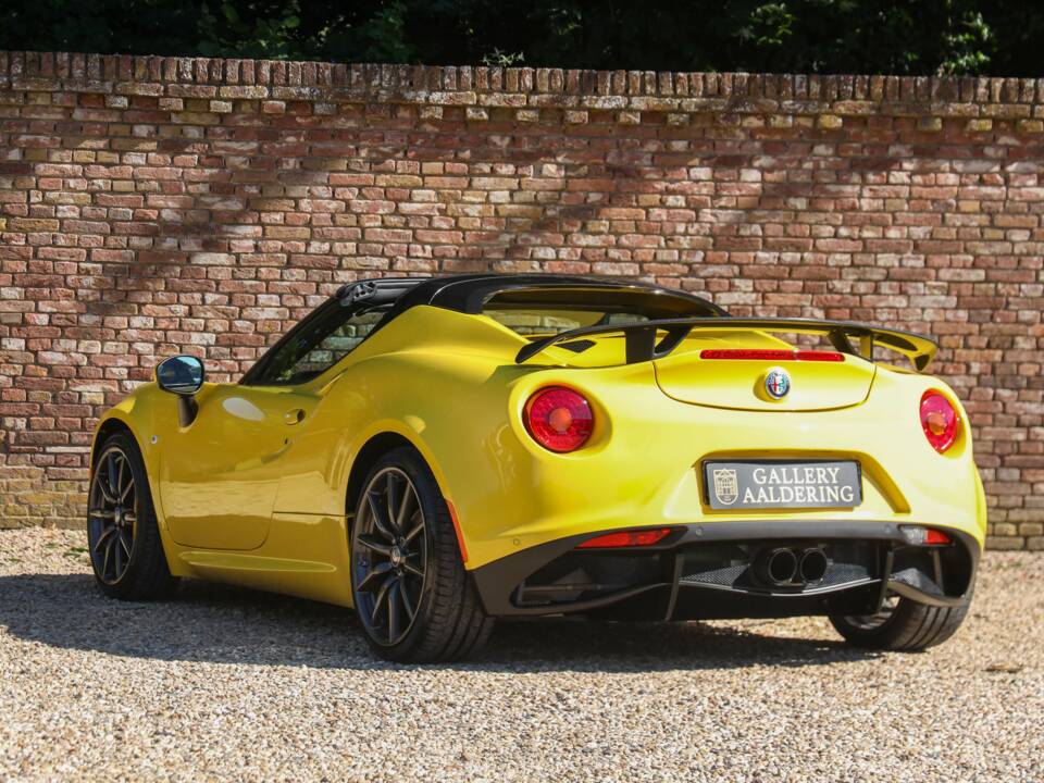 Image 2/50 of Alfa Romeo 4C Spider (2018)