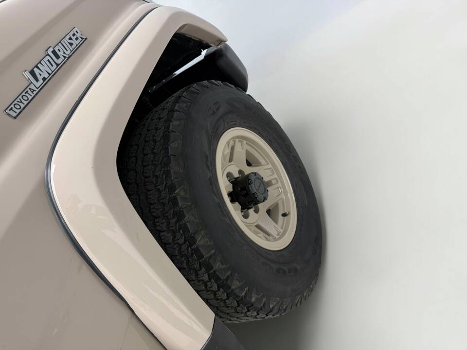 Immagine 4/24 di Toyota Land Cruiser LJ73 (1991)