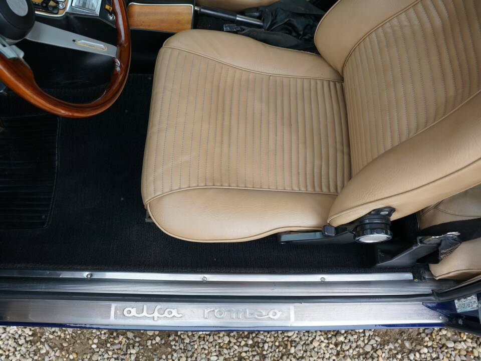 Bild 16/50 von Alfa Romeo 2000 GTV (1974)