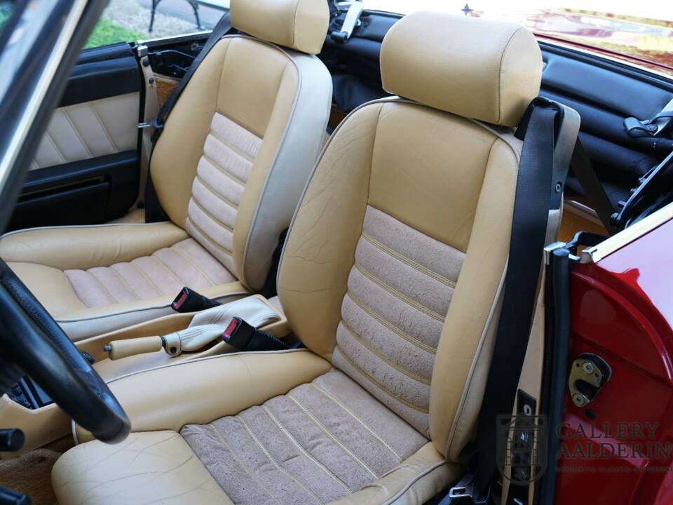 Immagine 14/50 di Alfa Romeo 2.0 Spider (1991)