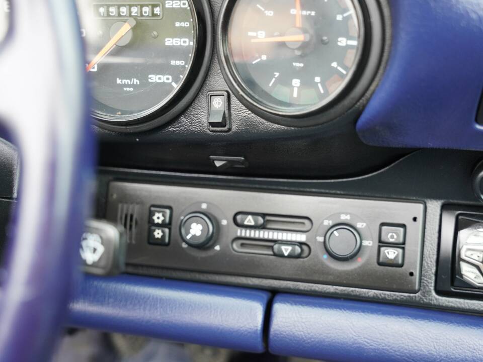 Bild 35/50 von Porsche 911 Carrera 2 (1991)