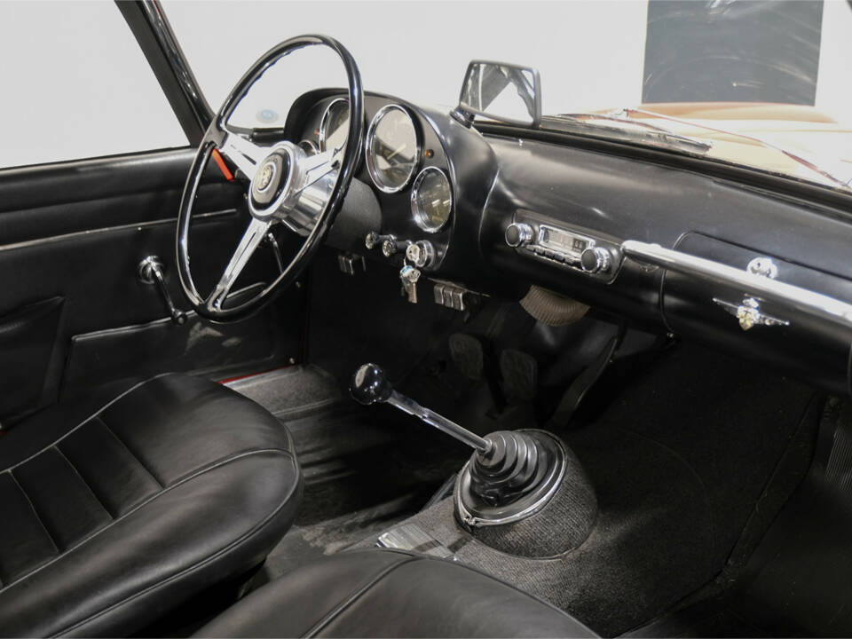 Image 9/21 of Alfa Romeo 2000 Spider (1960)