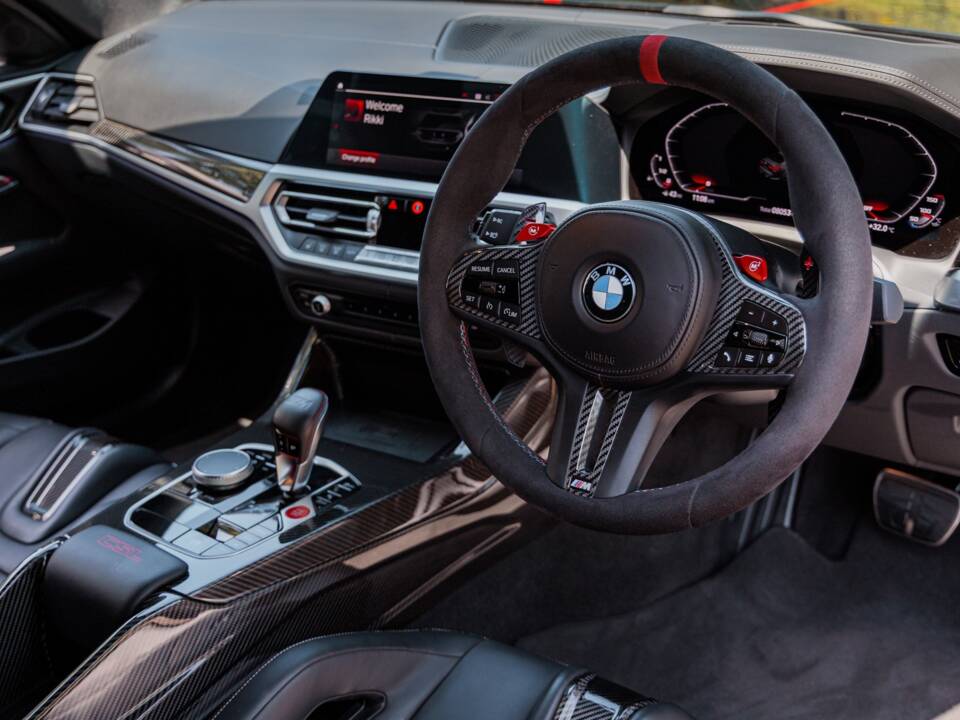 Image 4/41 of BMW M4 CSL (2022)