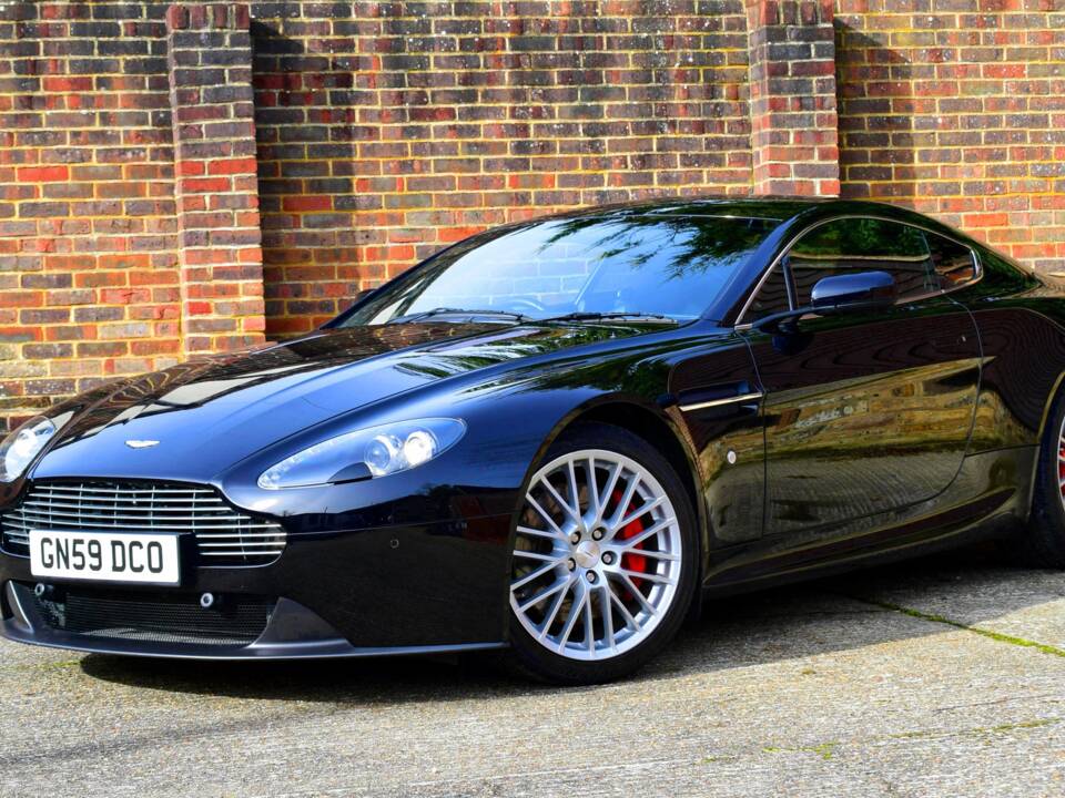 Afbeelding 17/50 van Aston Martin V8 Vantage (2009)