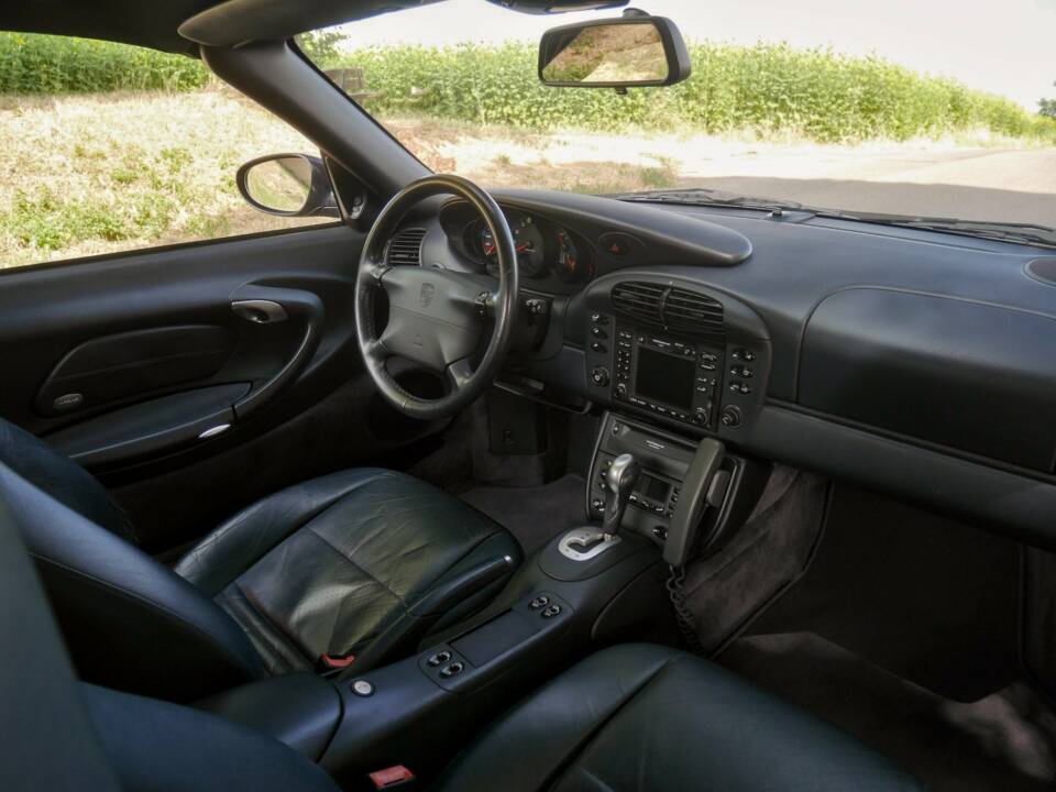 Bild 41/46 von Porsche 911 Carrera 4S (1900)