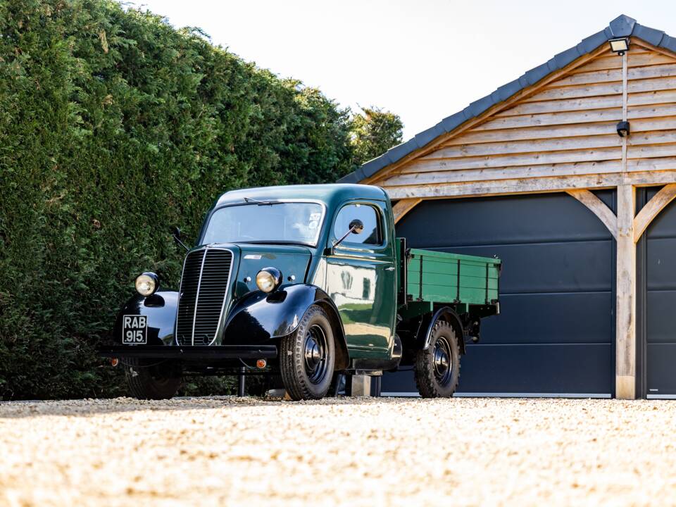 Image 24/28 of Ford E-Series ¾-ton (1956)