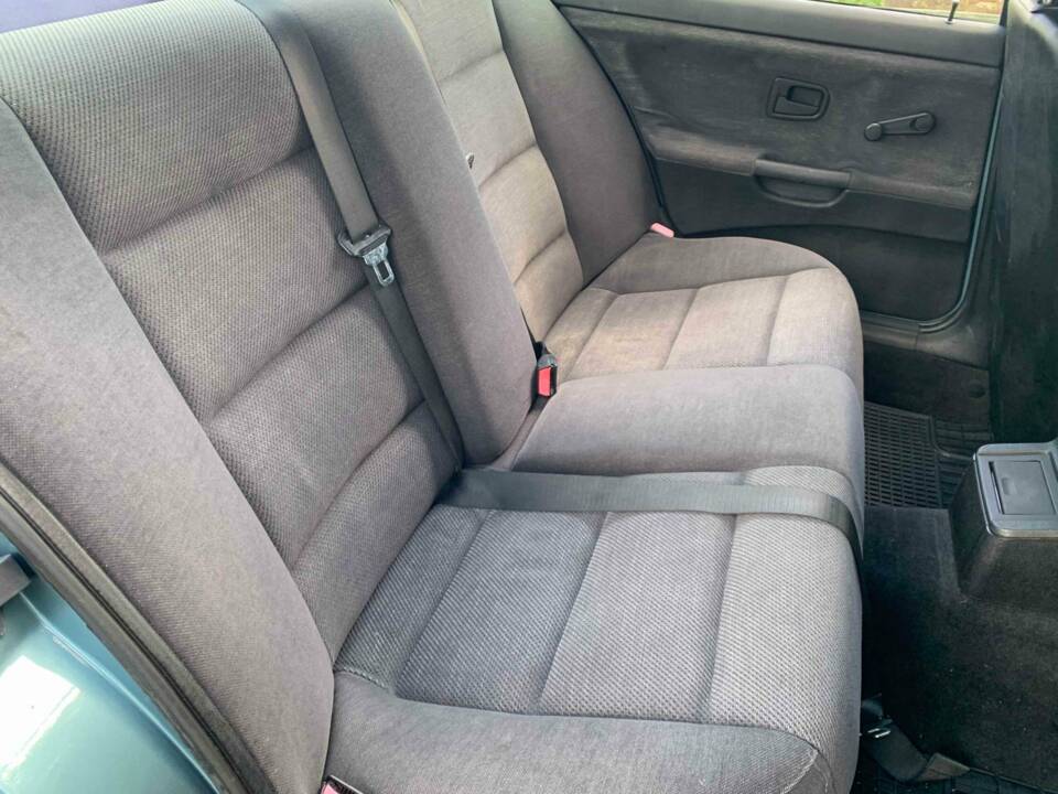 Image 5/5 de BMW 316i (1994)