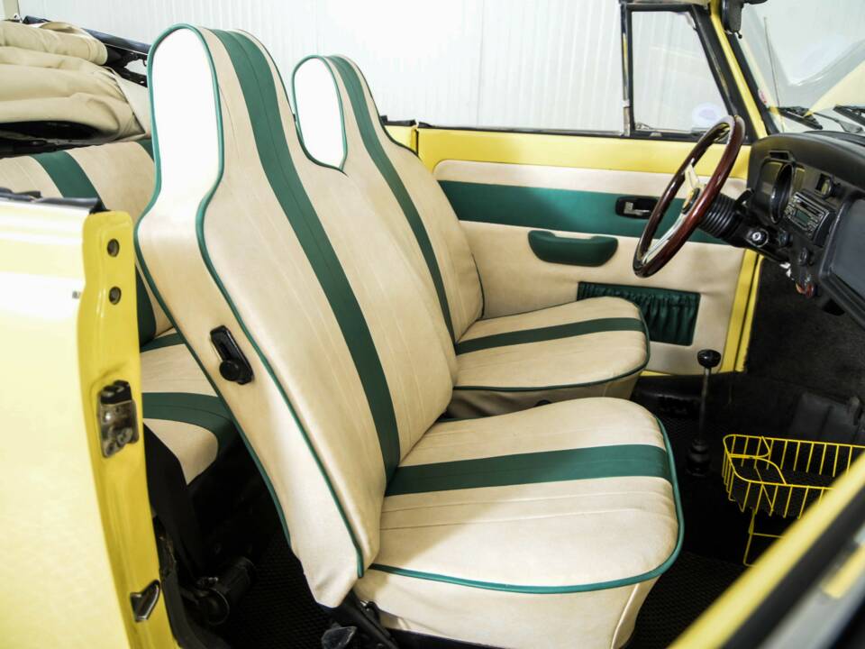 Immagine 16/50 di Volkswagen Käfer 1302 (1971)
