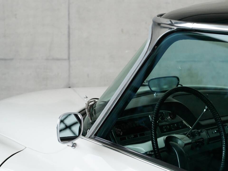 Bild 25/50 von Citroën DS 21 Pallas (1966)