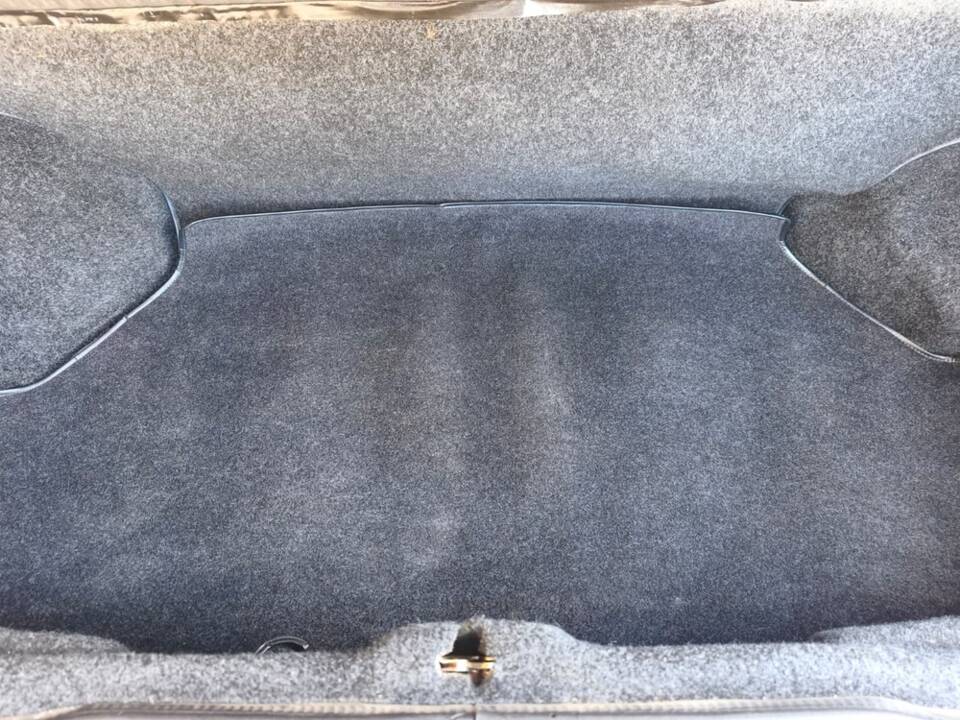 Image 17/29 of Maserati Spyder (1992)