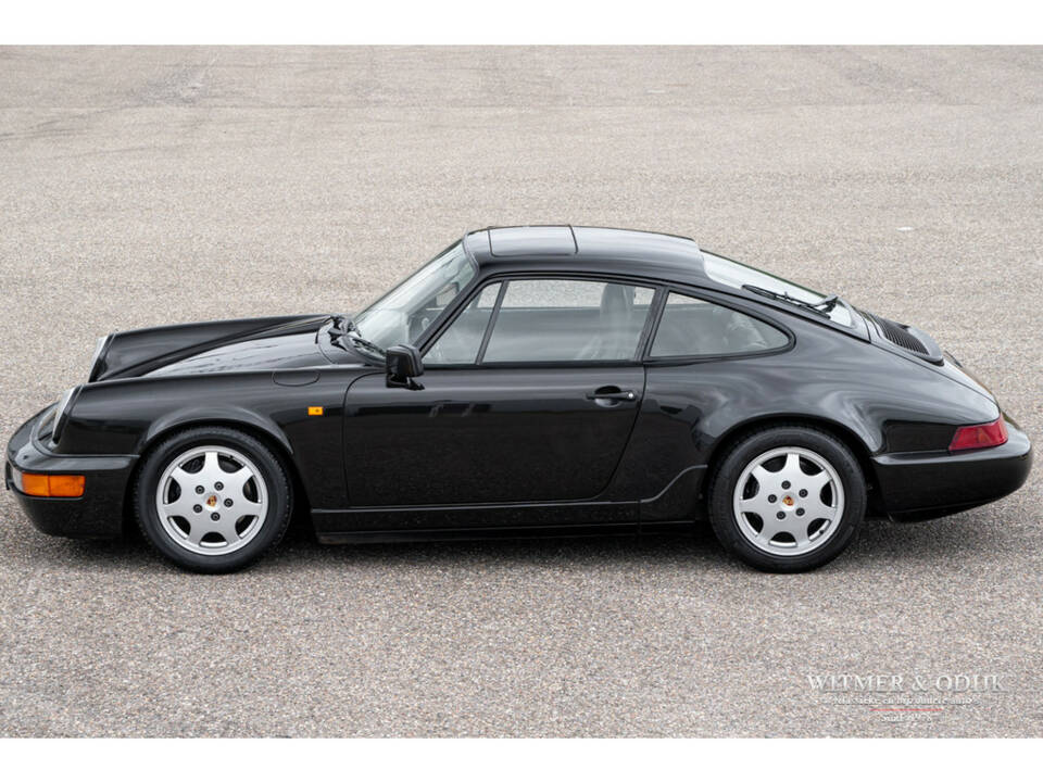Image 5/28 de Porsche 911 Carrera 4 (1990)