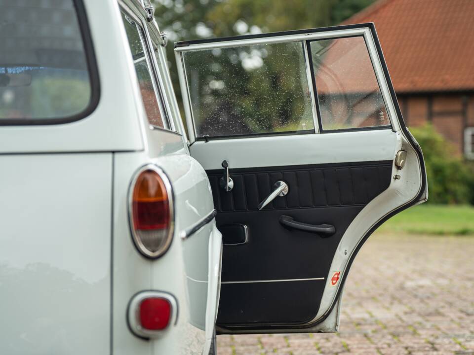 Bild 38/44 von Volvo P 221 (1968)
