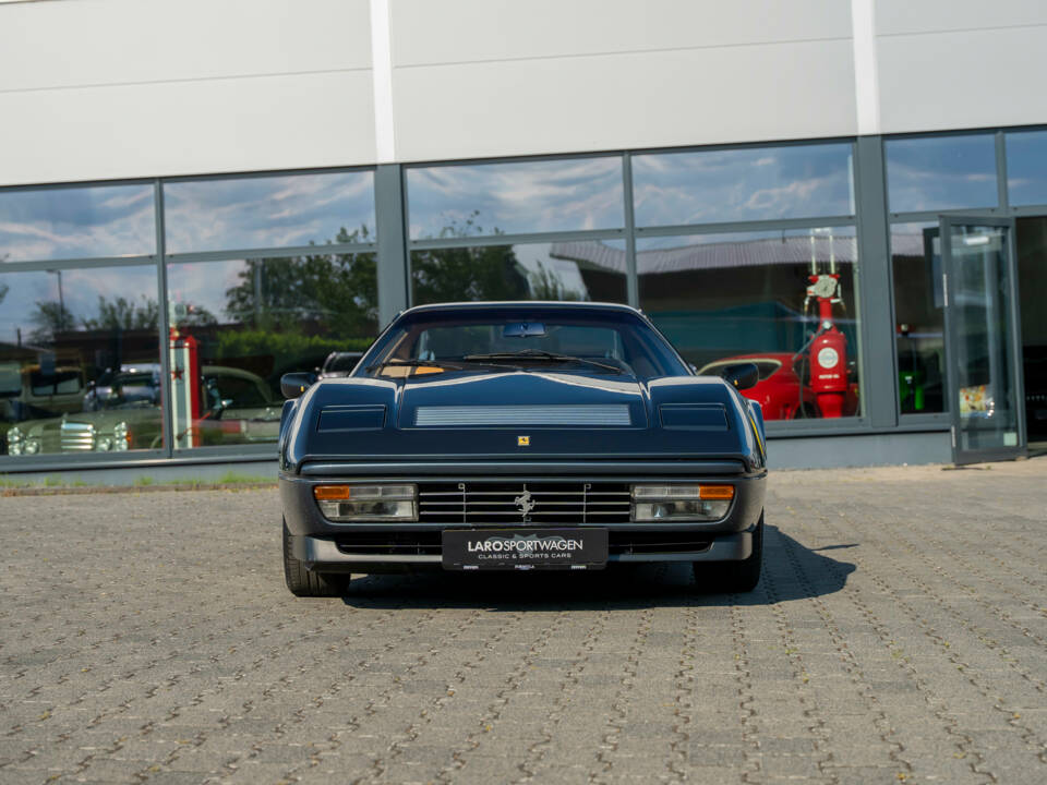 Image 22/36 de Ferrari 328 GTB (1986)