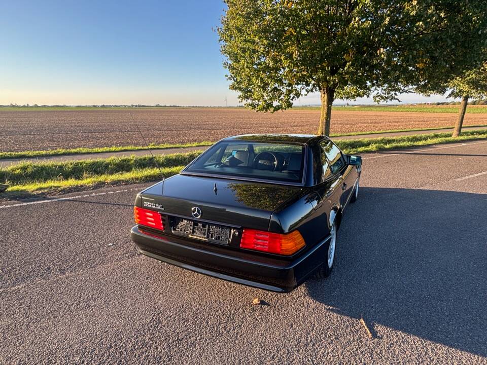 Image 9/49 de Mercedes-Benz 500 SL (1990)