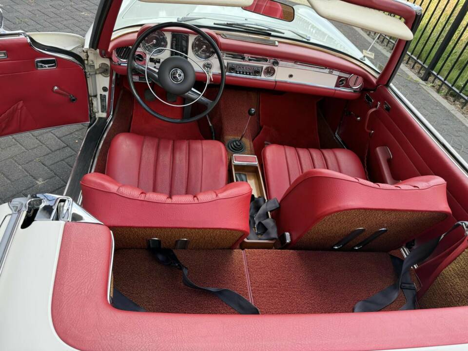 Immagine 33/50 di Mercedes-Benz 280 SL (1968)