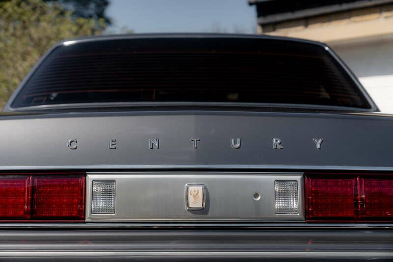 Bild 38/50 von Toyota Century (2003)