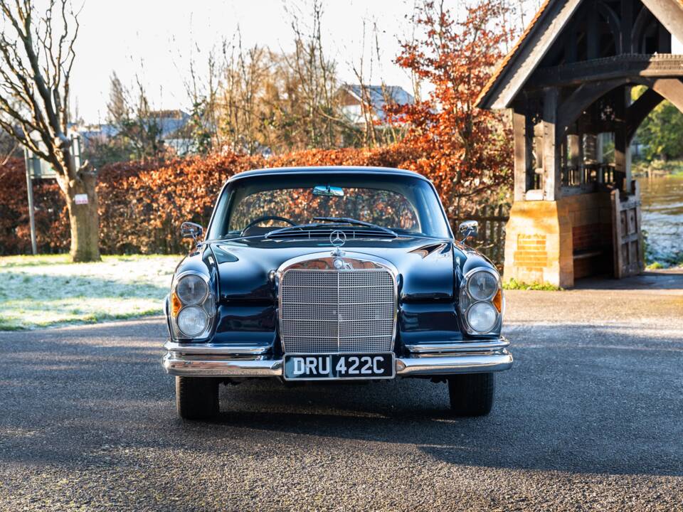 Afbeelding 6/45 van Mercedes-Benz 300 SE (1965)