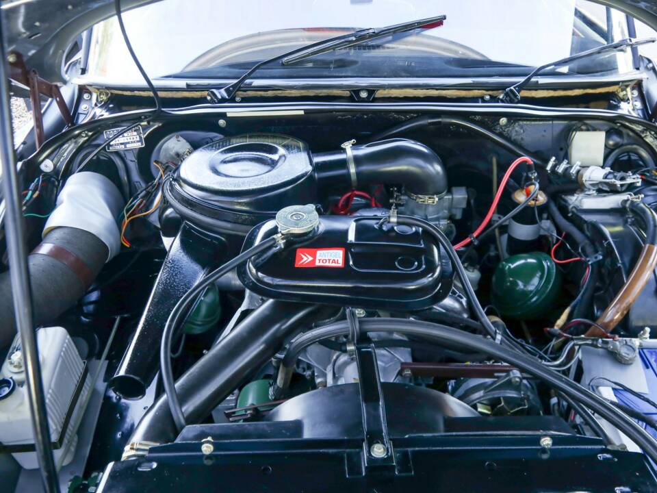 Bild 31/50 von Citroën DS 20 (1974)