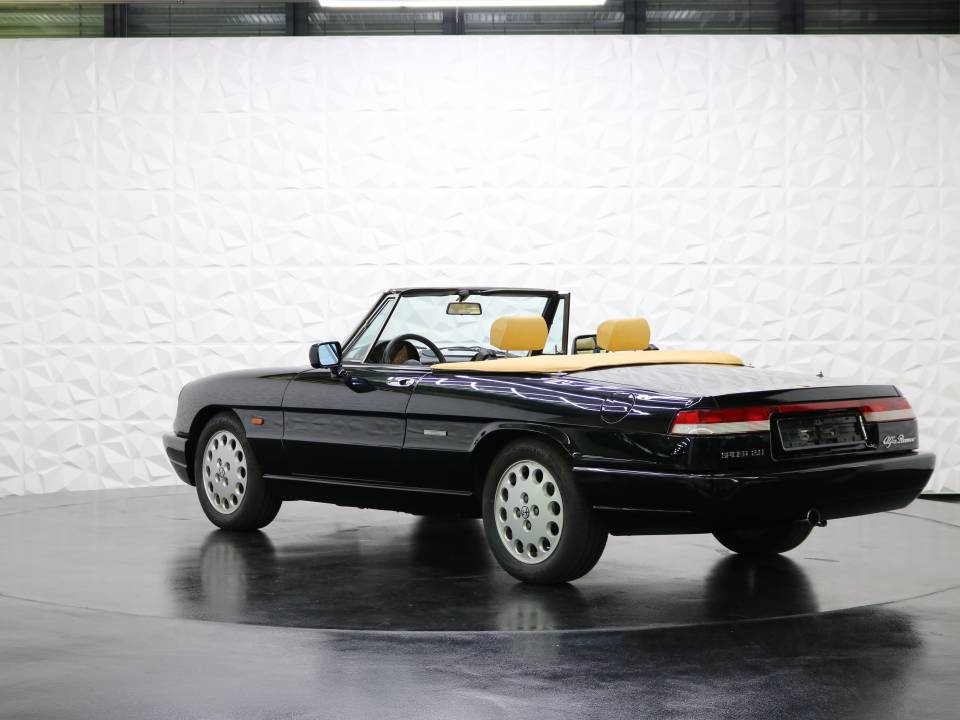 Imagen 3/38 de Alfa Romeo 2.0 Spider (1990)