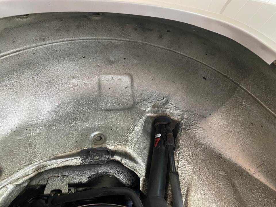 Bild 62/66 von Mercedes-Benz 190 E 2.3-16V (1986)