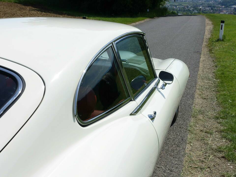 Image 33/39 de Jaguar XK-E (2+2) (1970)