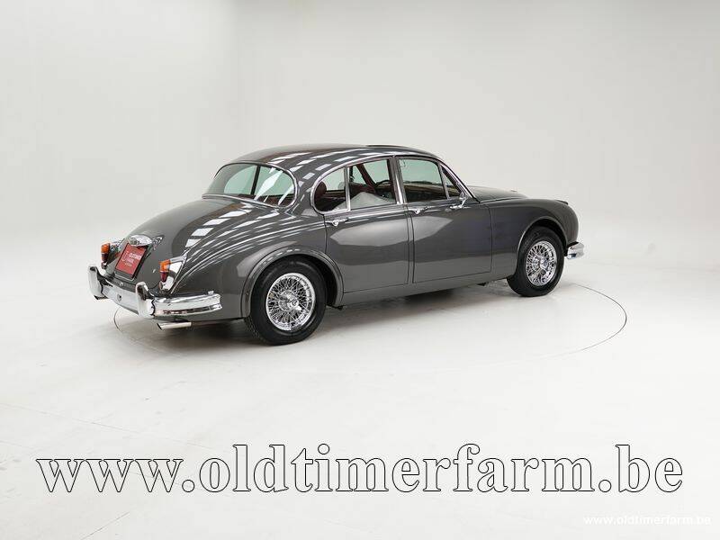 Image 2/15 de Daimler 2,5 Liter V8 (1966)