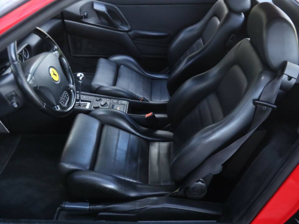 Bild 3/50 von Ferrari F 355 Berlinetta (1996)