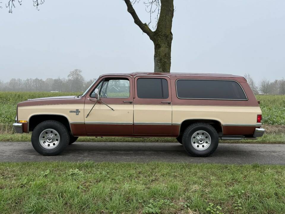 Bild 7/15 von Chevrolet Suburban (1986)
