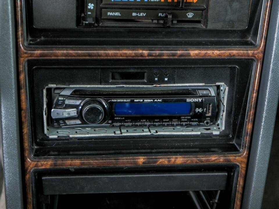 Bild 28/50 von Chrysler Le Baron 2.5 Turbo (1988)