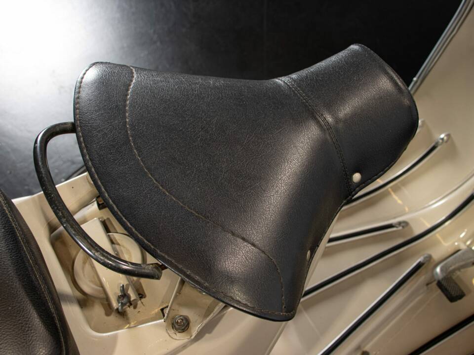 Bild 49/50 von Piaggio Vespa 150 "Struzzo" VL (1955)