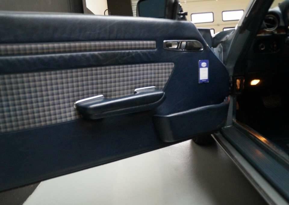 Image 6/41 of Mercedes-Benz 500 SL (1986)