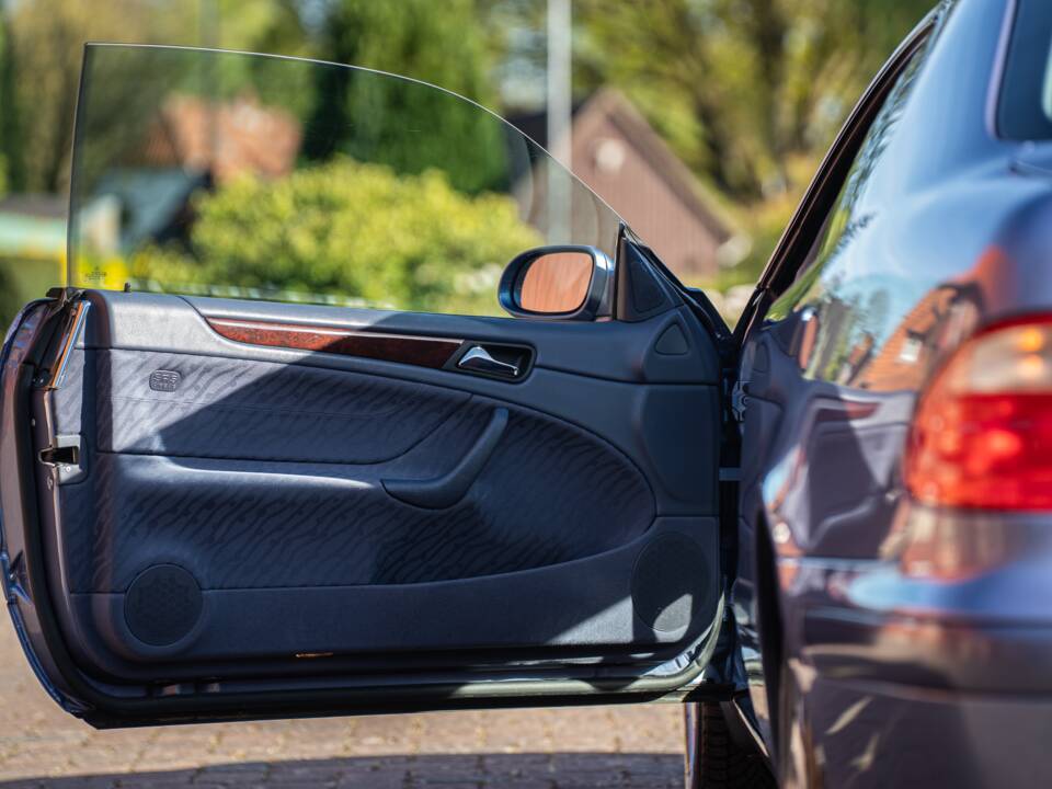 Bild 21/58 von Mercedes-Benz CLK 320 (1999)