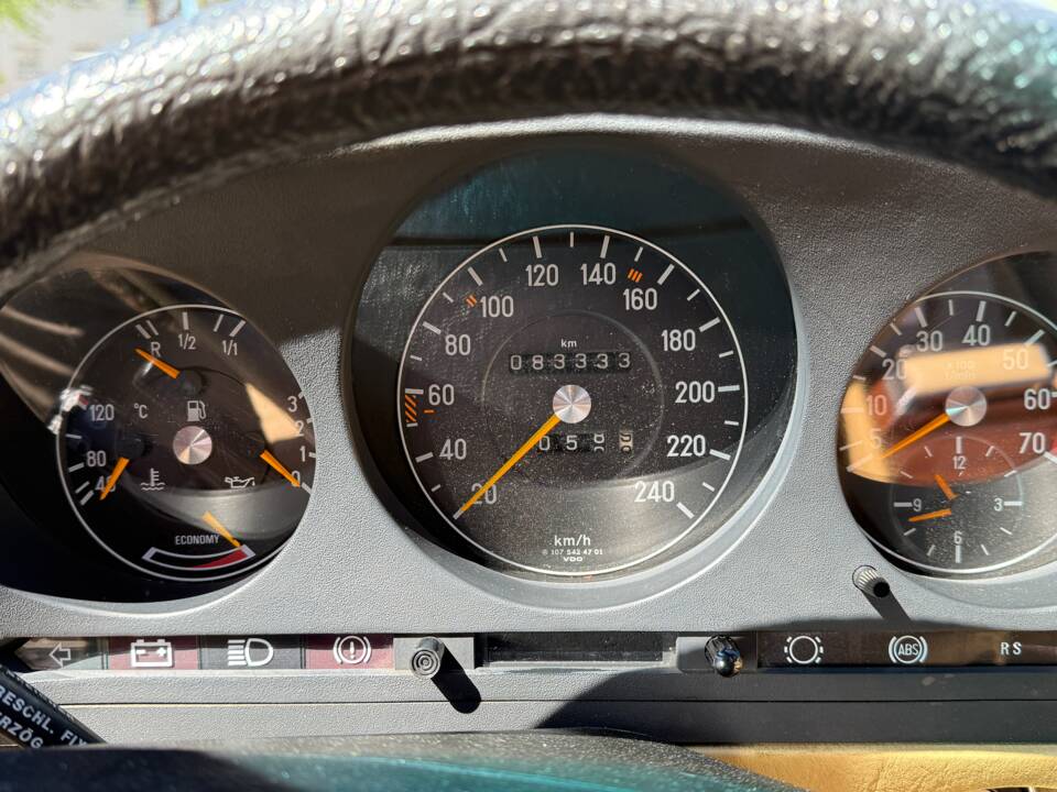 Image 28/38 de Mercedes-Benz 280 SL (1982)