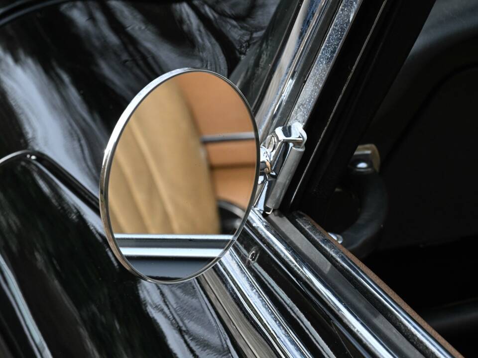 Image 31/50 de Jaguar Type E V12 (1974)