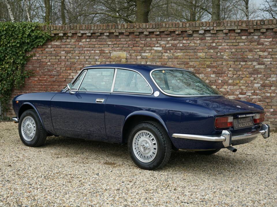 Bild 29/50 von Alfa Romeo 2000 GTV (1974)