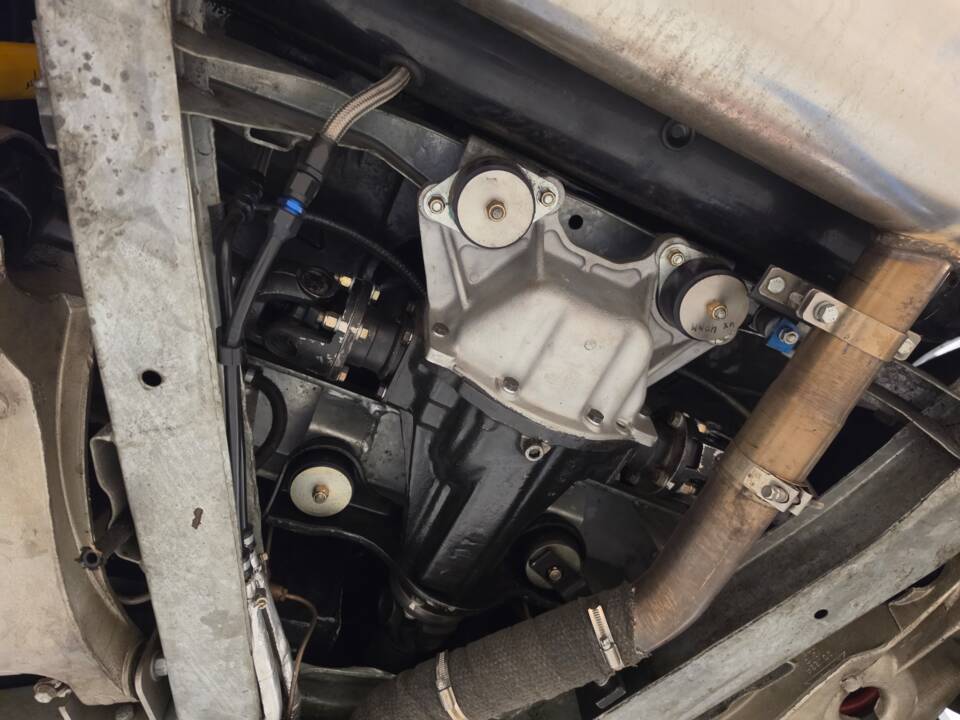 Image 38/49 of Triumph TR 6 PI (1973)