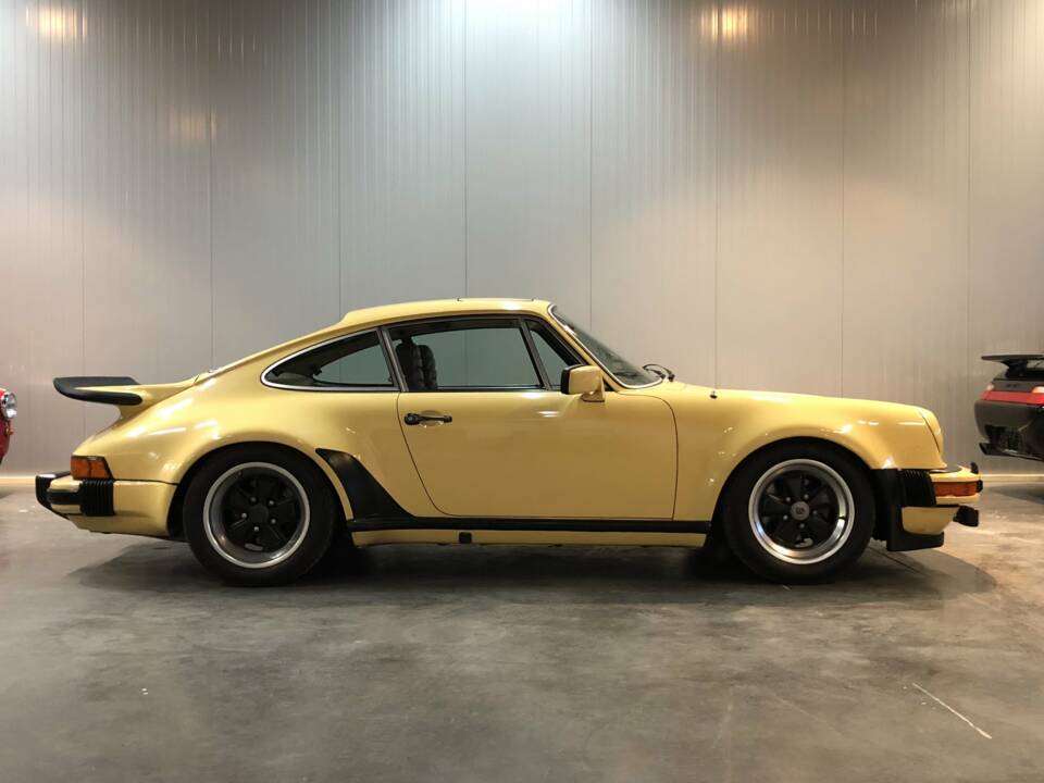 Image 34/35 of Porsche 911 Turbo 3.0 (1977)