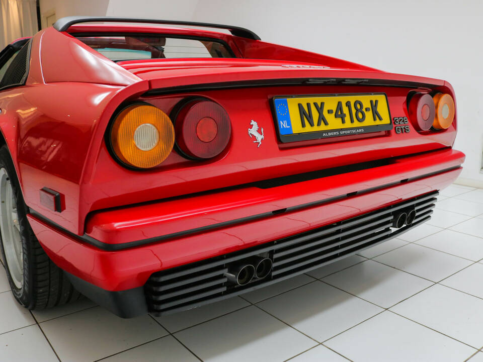 Image 19/20 de Ferrari 328 GTS (1987)