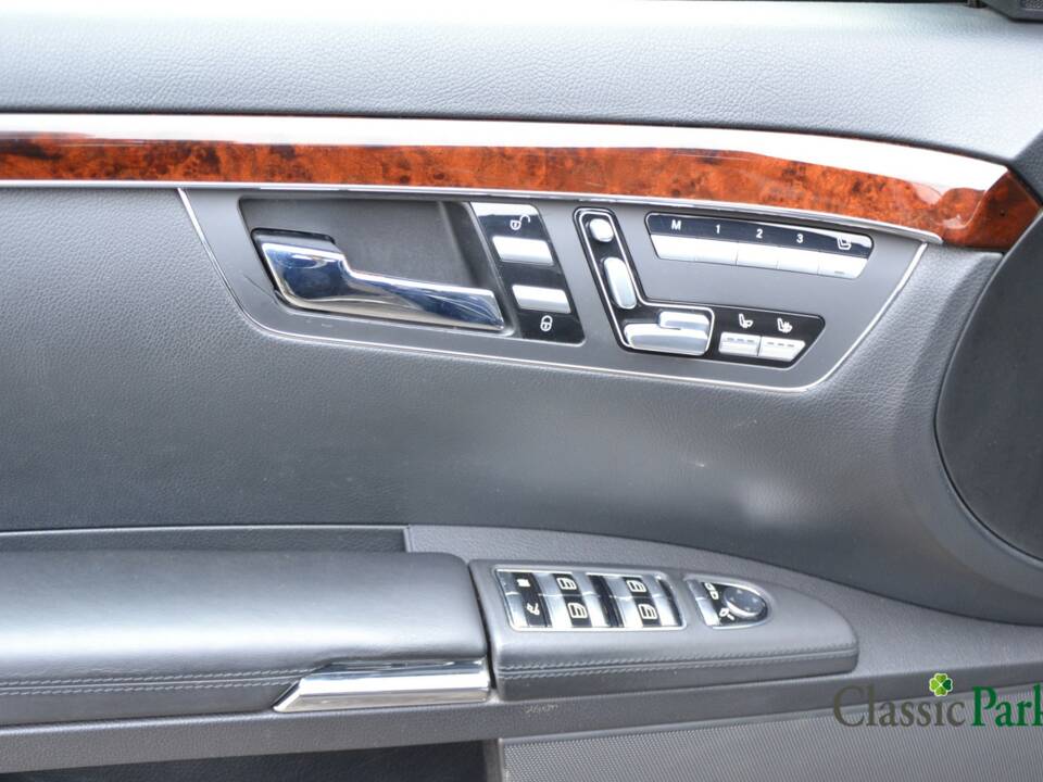 Bild 17/50 von Mercedes-Benz S 500 (2006)