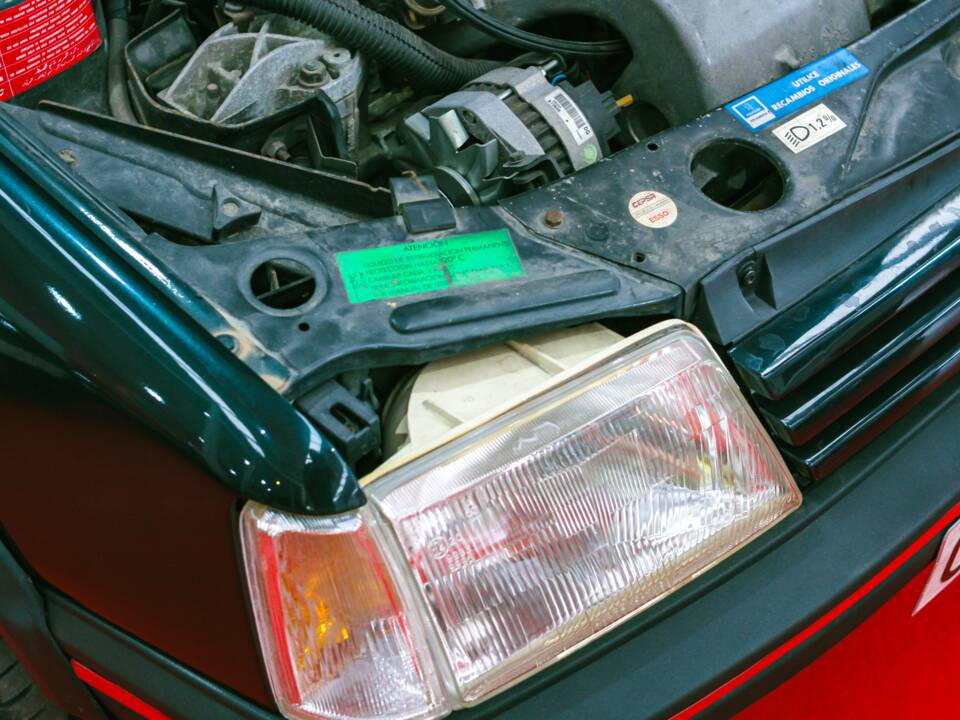 Image 32/33 of Peugeot 205 GTi 1.9 (1993)