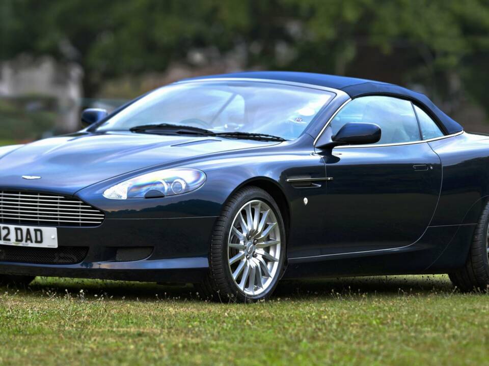 Image 18/50 of Aston Martin DB 9 Volante (2006)