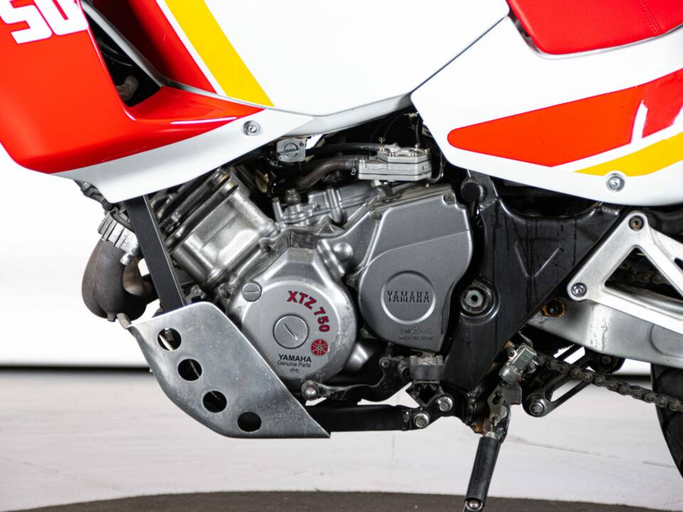 Image 13/35 de Yamaha XTZ 750 Super Ténéré (1989)