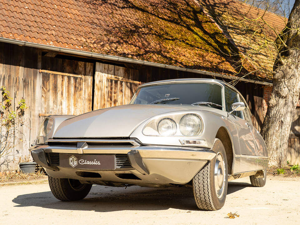 Image 14/53 of Citroën DS 23 Pallas (1972)