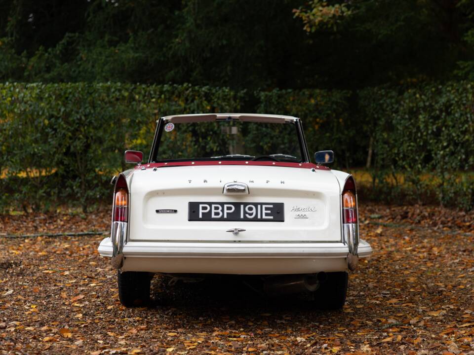 Image 20/50 of Triumph Herald 1200 (1967)