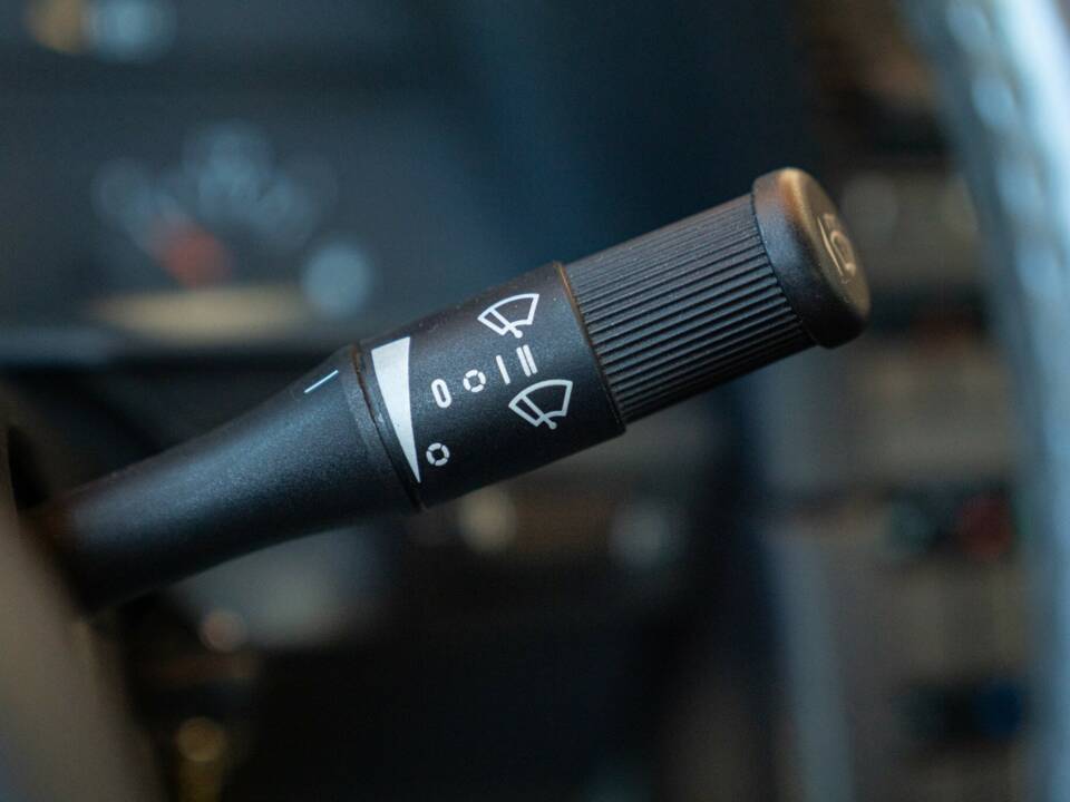 Image 43/50 de Alfa Romeo 164 2.0i V6 Turbo (1992)